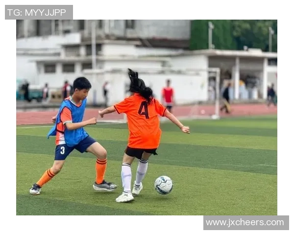 从绿茵场到魅力四射 足球明星化身迷人美女的精彩蜕变 从绿茵场到魅力四射 足球明星化身迷人美女的精彩蜕变