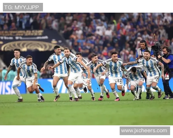 双标足球球星的争议行为与公众形象塑造：透视明星背后的不公平对待