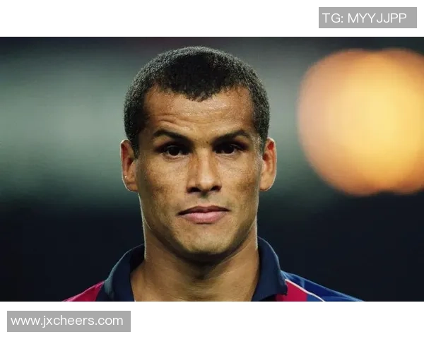 各大足球巨星童年时期珍贵照片揭秘从小就注定成就传奇的瞬间