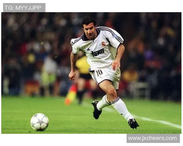 探讨足球球星独特踢球风格及其背后的技巧与个性魅力