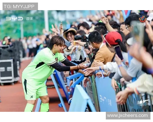 足球球星大比拼精彩对决谁与争锋全明星阵容带你见证巅峰对决